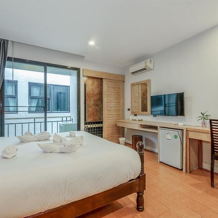 Coco Paradiso Phuket Sha Esterno foto