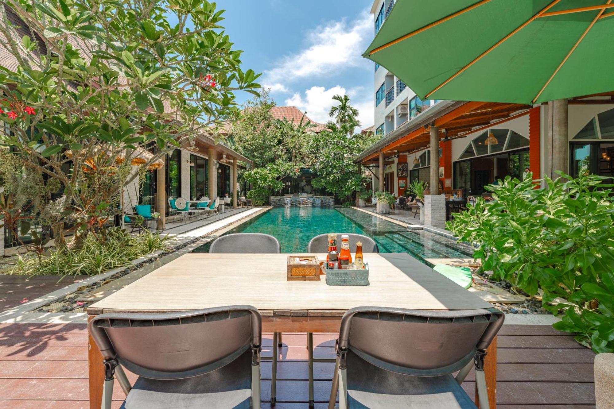 Coco Paradiso Phuket Sha Esterno foto
