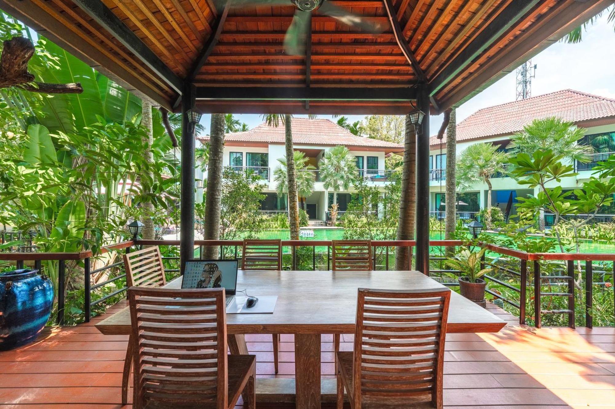 Coco Paradiso Phuket Sha Esterno foto